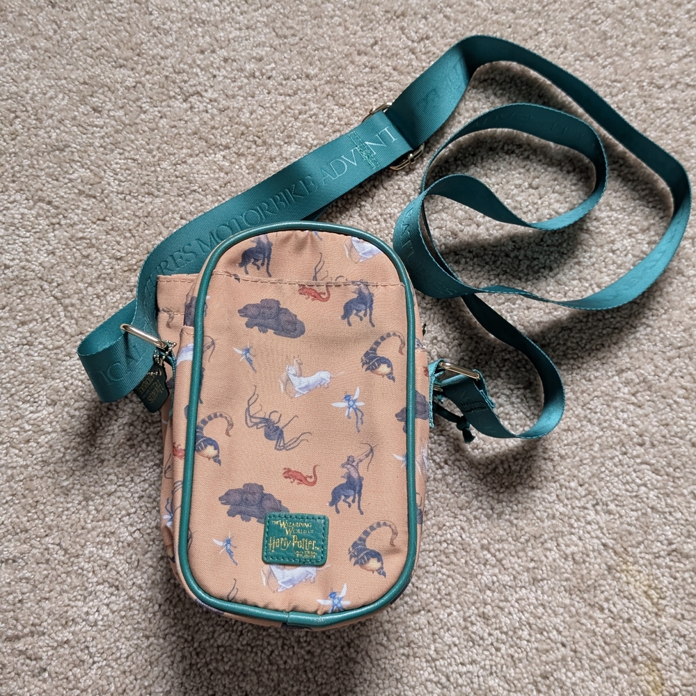 Hagrid's Magical Creatures Motorbike Adventure™ Crossbody Bag
